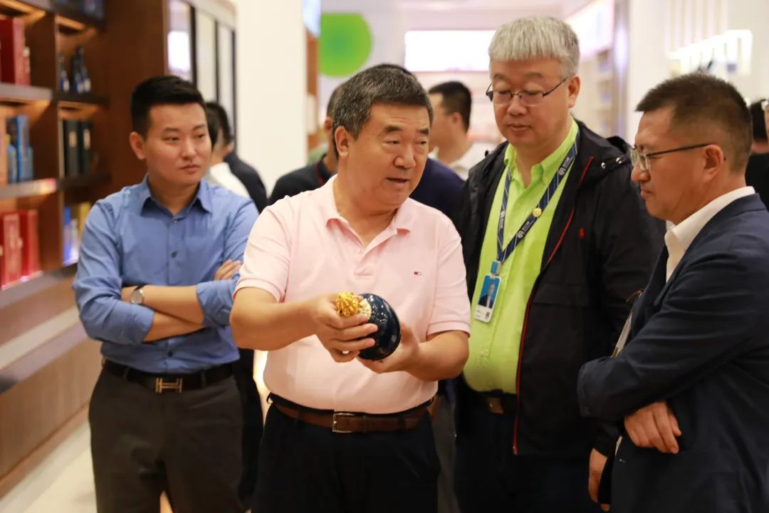 汾酒访问团一行到访jinnianhui今年会，探索清香型白酒发展新风向