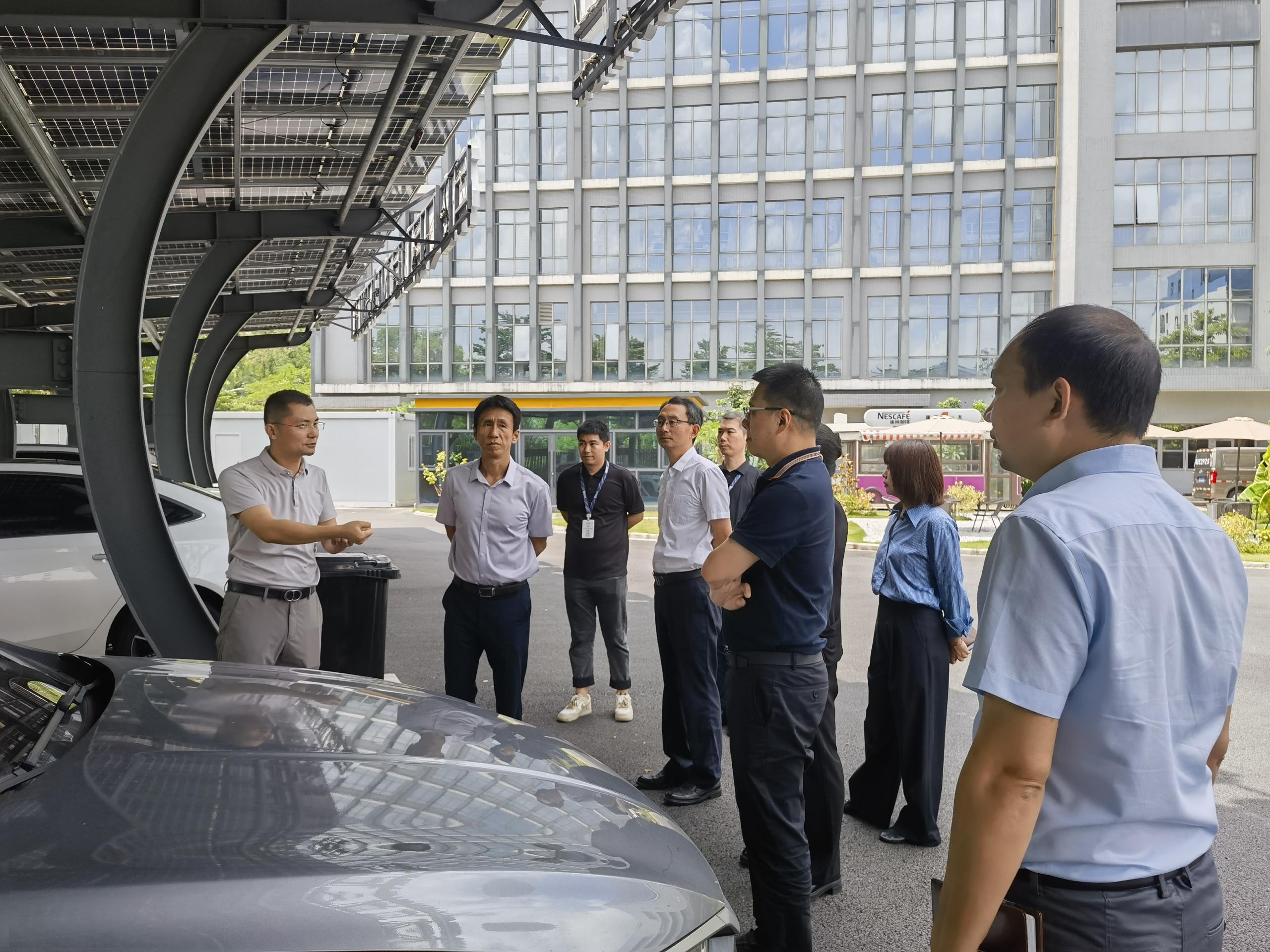 深物业集团一行莅临jinnianhui今年会考察交流，共筑“绿色低碳”新篇章